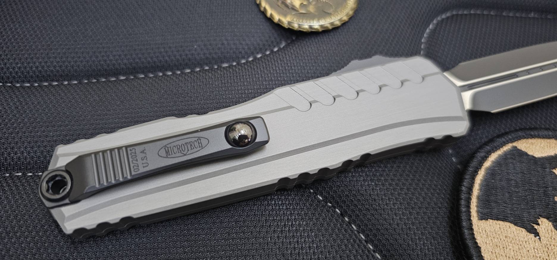 Microtech Cypher II D/E - Natural Clear Handle - Black Blade