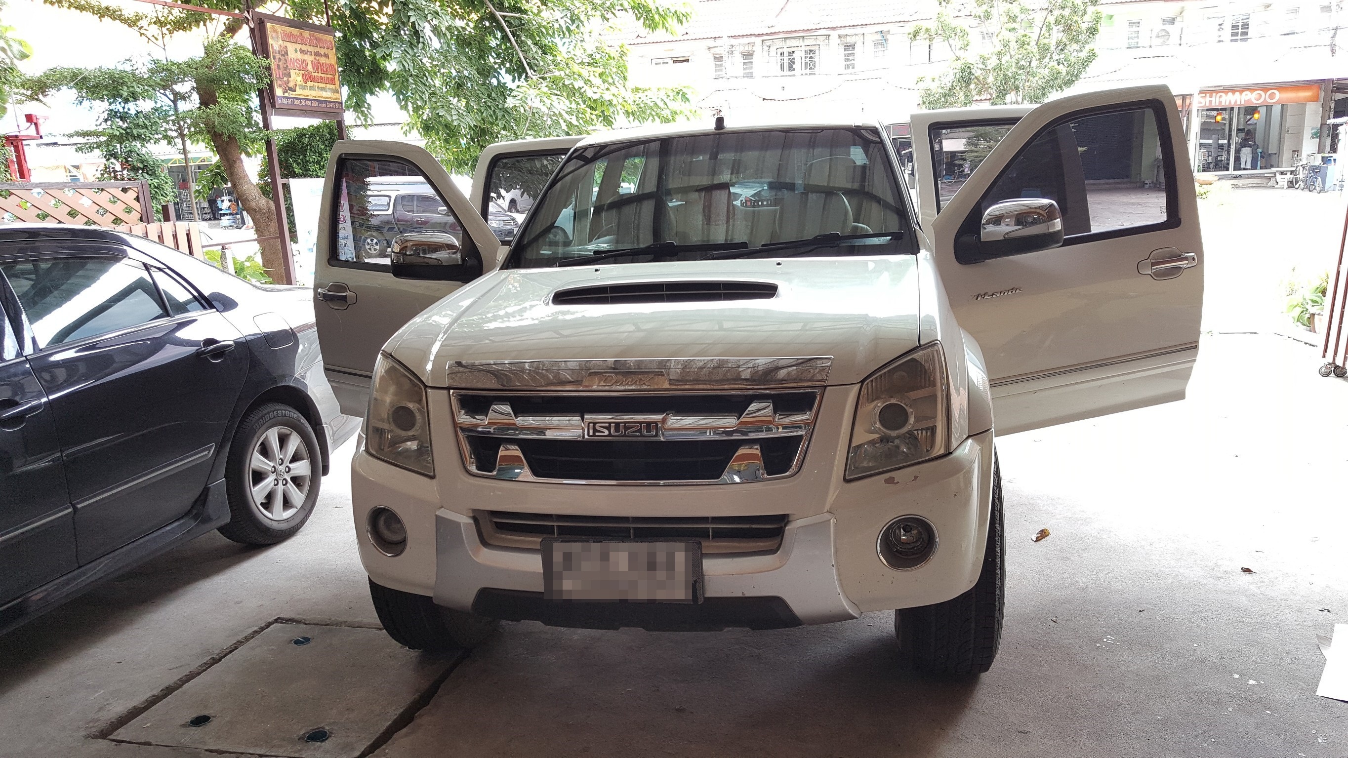 พรม 6D Isuzu D-Max 4 ประตู 2004 - 2011 เข้ารูป