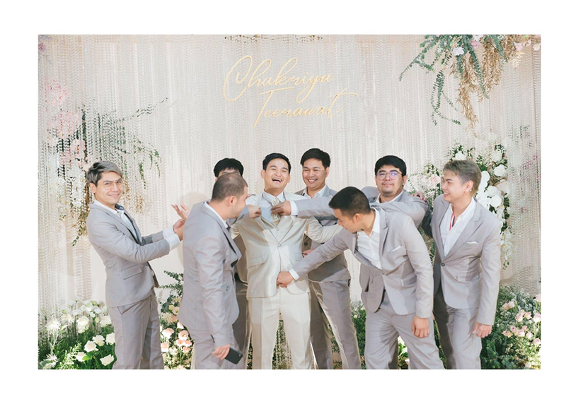 พร้อมเช่า ชุดสูทชาย สีเทาอ่อน เข้ารูป พร้อมเสื้อกั๊ก