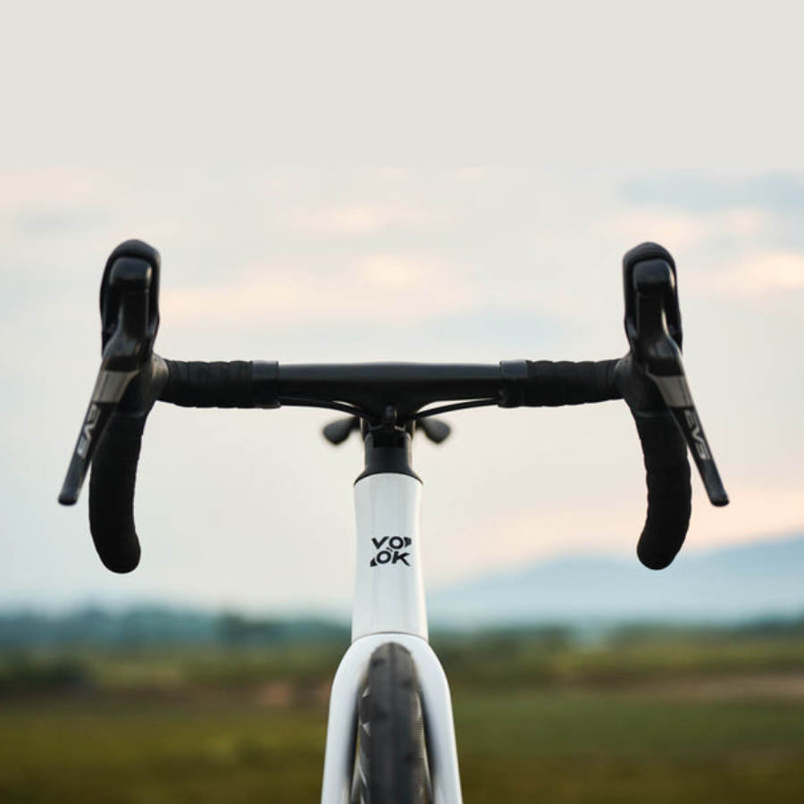 VOOK ONE Road Bike – 13-Speed, Carbon Fork, Hydraulic Disc Brakes | Just 8.3 kg | Free Shipping