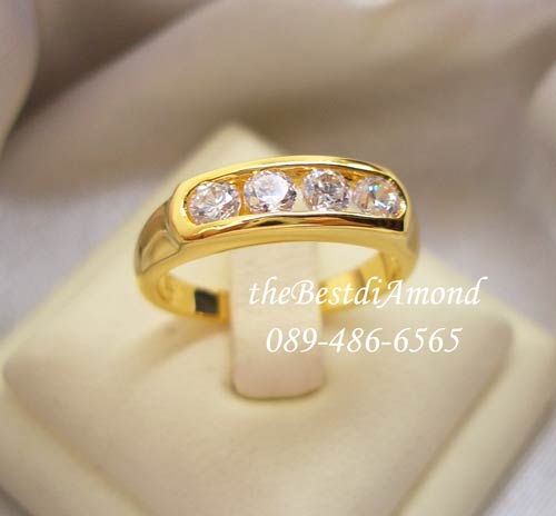 BR963+++แหวนล็อค 4 เม็ด+++แหวนแถวงามๆอีกแบบ โชว์เพชรขนาด 12 ตัง จำนวน 4 เม็ด แวววาวมากๆๆ ใส่ติดนิ้วได้ทุกโอกาส แบบนี้ใส่เป็นแหวนคู่ได้เลยค่ะ