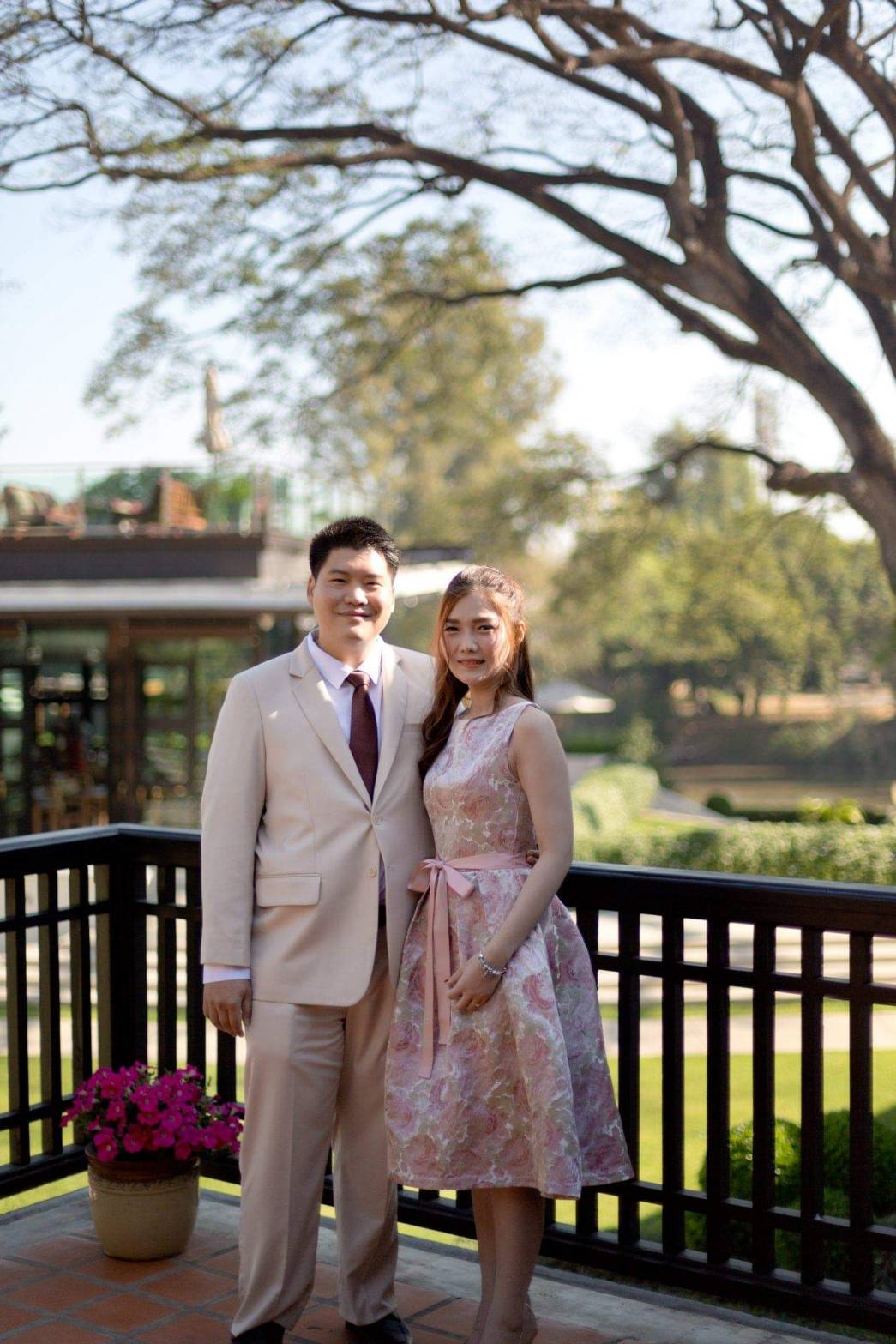 พร้อมเช่า ชุดสูทชาย สีครีม รุ่นใหญ่พลัสไซส์