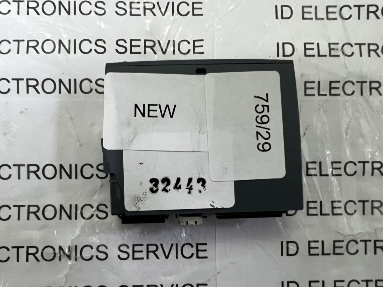 6ES7 131-6BF61-0AA0 PLC " SIEMENS "