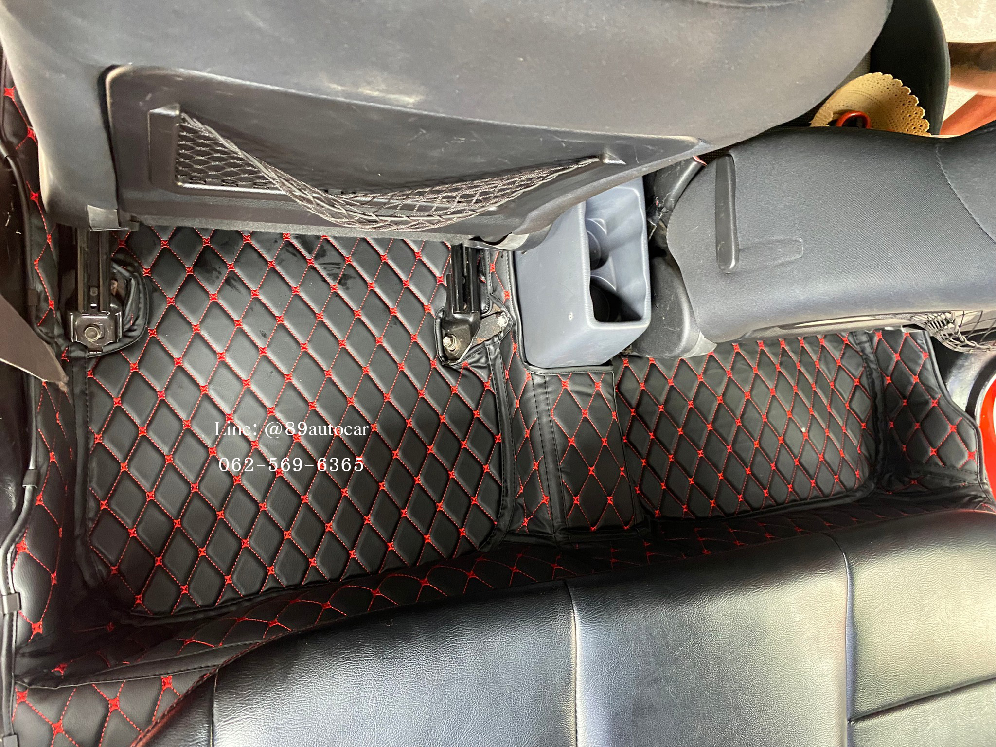 วัดแบบ สั่งตัด พร้อมติดตั้ง พรมรถยนต์ toyota Soluna มุมส้ม ปูพรม6D สีดำด้ายแดง