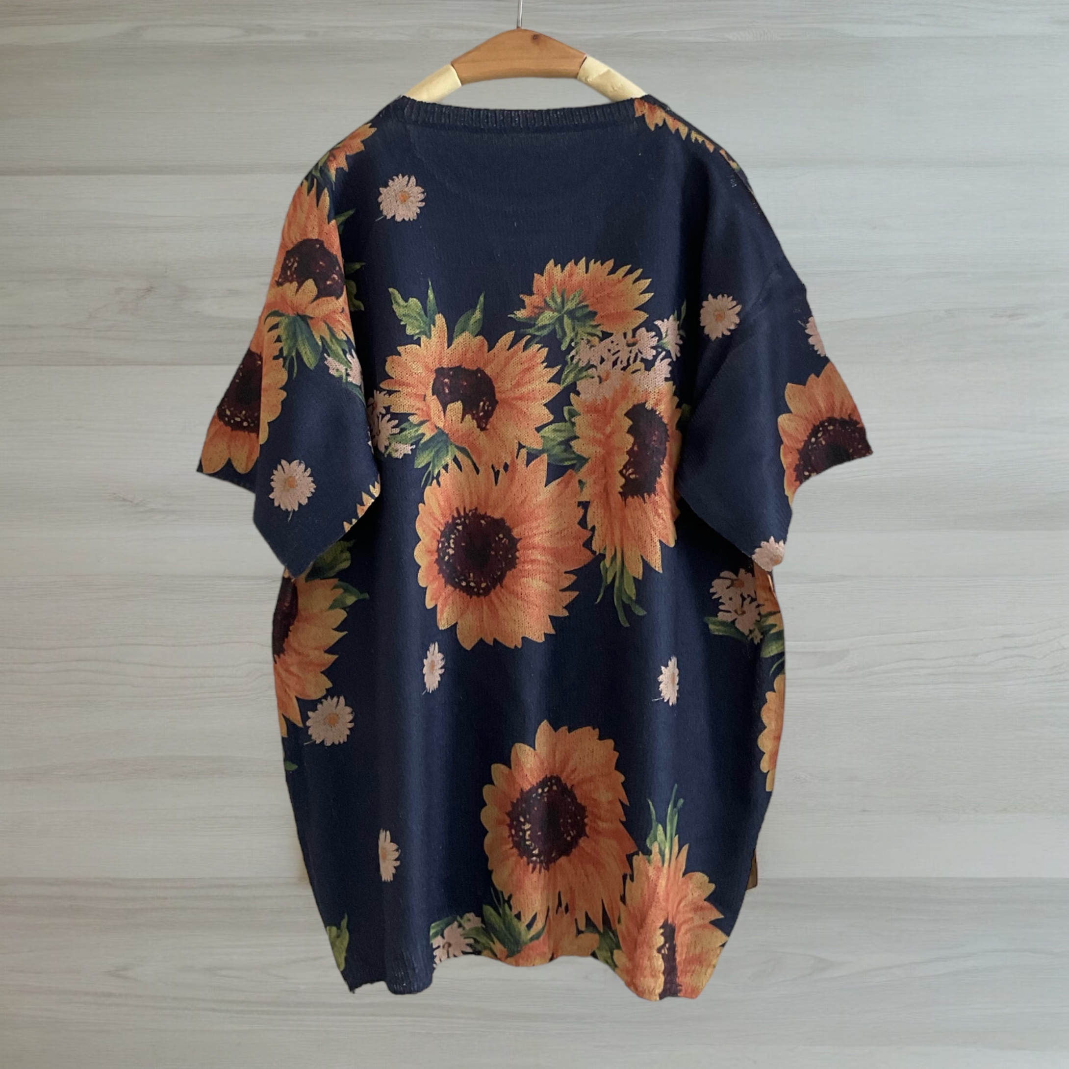 เสื้อยืดไหมพรมลายดอกไม้