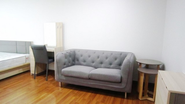 ให้เช่าคอนโด รีเจ้นท์โฮม บางซ่อน ตึก D 28 ตร.ม.วิวสระน้ำ เฟอร์ครบ พร้อมอยู่ ใกล้ BTS บ่างซ่อน