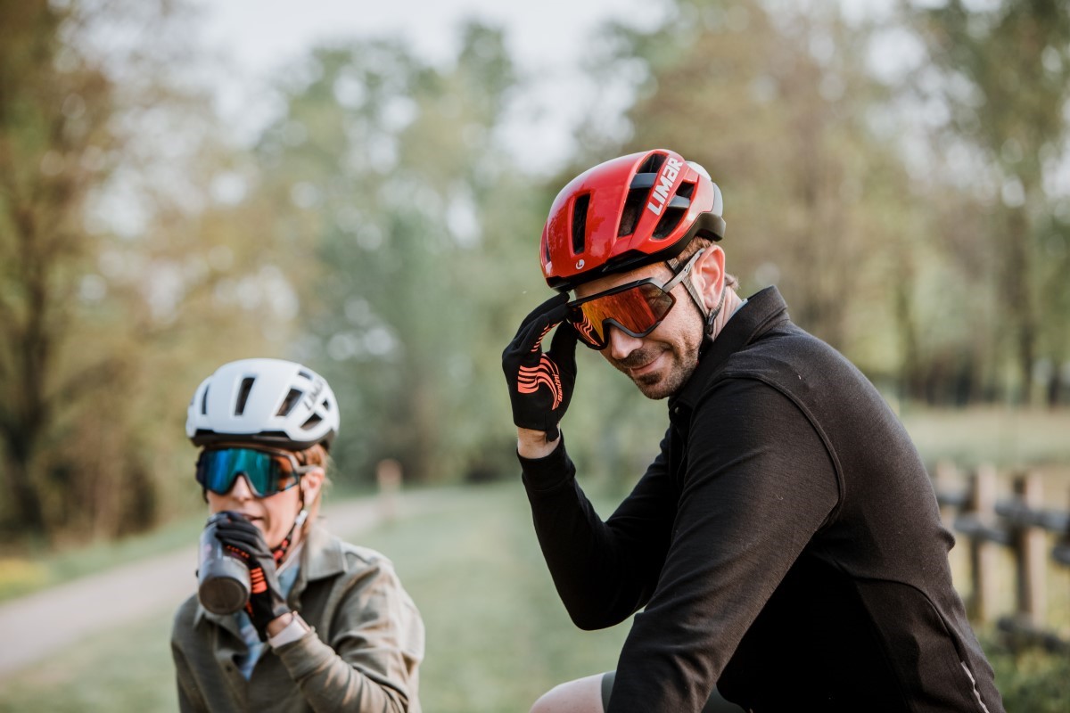 แว่นกันแดด Limar CAOS cycling sungalsses กรอบแว่นผลิตจาก Grilamid TR90 น้ำหนักเบา ยืดหยุ่น และทนทานมากกว่าโพลีคาร์บอเนตทั่วไป ป้องกันรังสี UV400 ได้ 100%