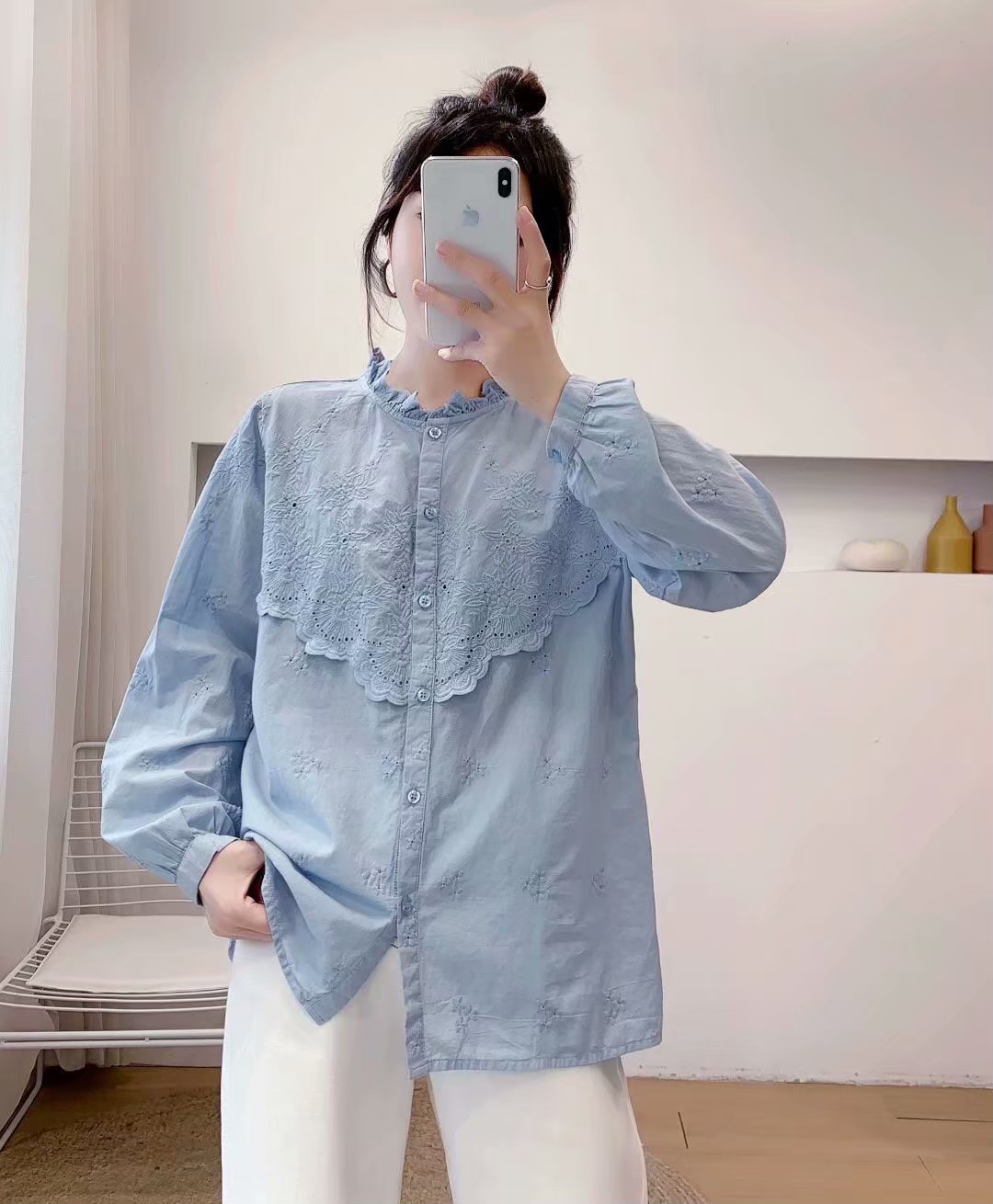เสื้อผ้าฝ้ายลายปักลูกไม้แต่งคอระบาย
