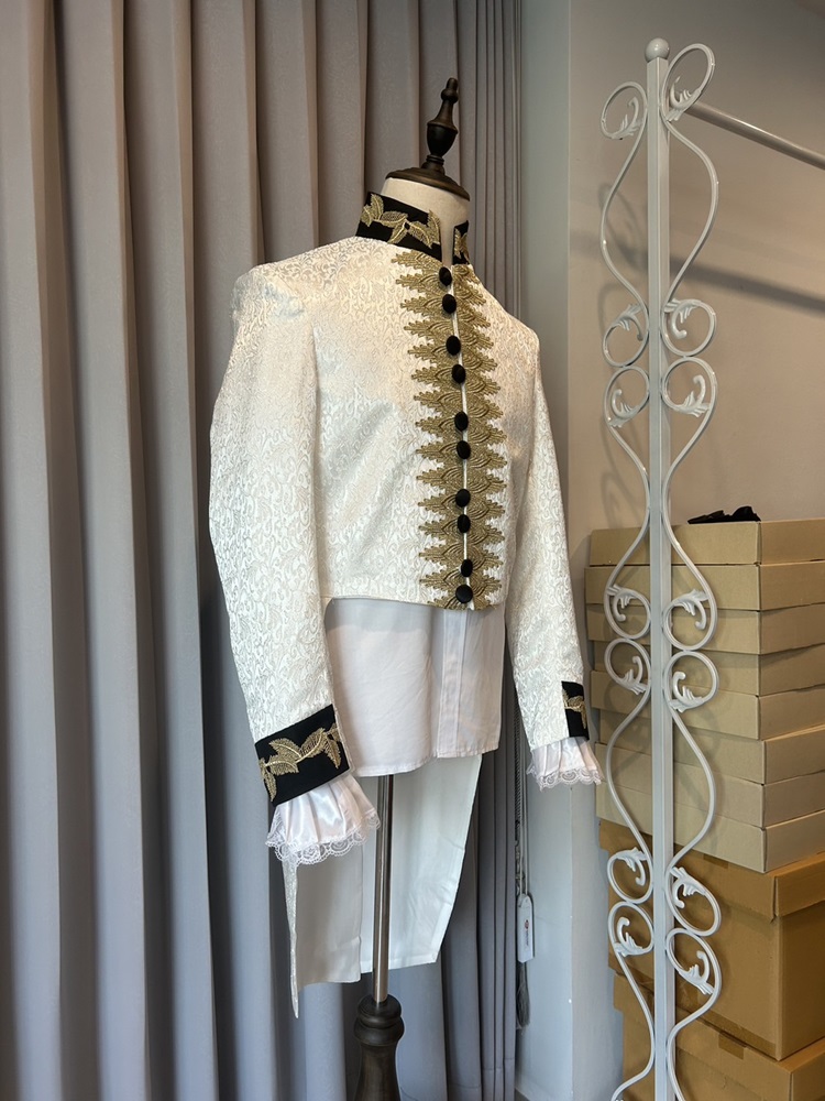 พร้อมเช่า เสื้อสูทเจ้าชาย สูทอังกฤษ ขุนนางอังกฤษ