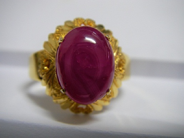 ทับทิมอาฟริกาจอนซอล ชมพูแดง ติดลายไทย ขนาด 10.10x8.0x4.0 mm. อ๊าฟริกา นน 3.7 ct. โทรถามราคา