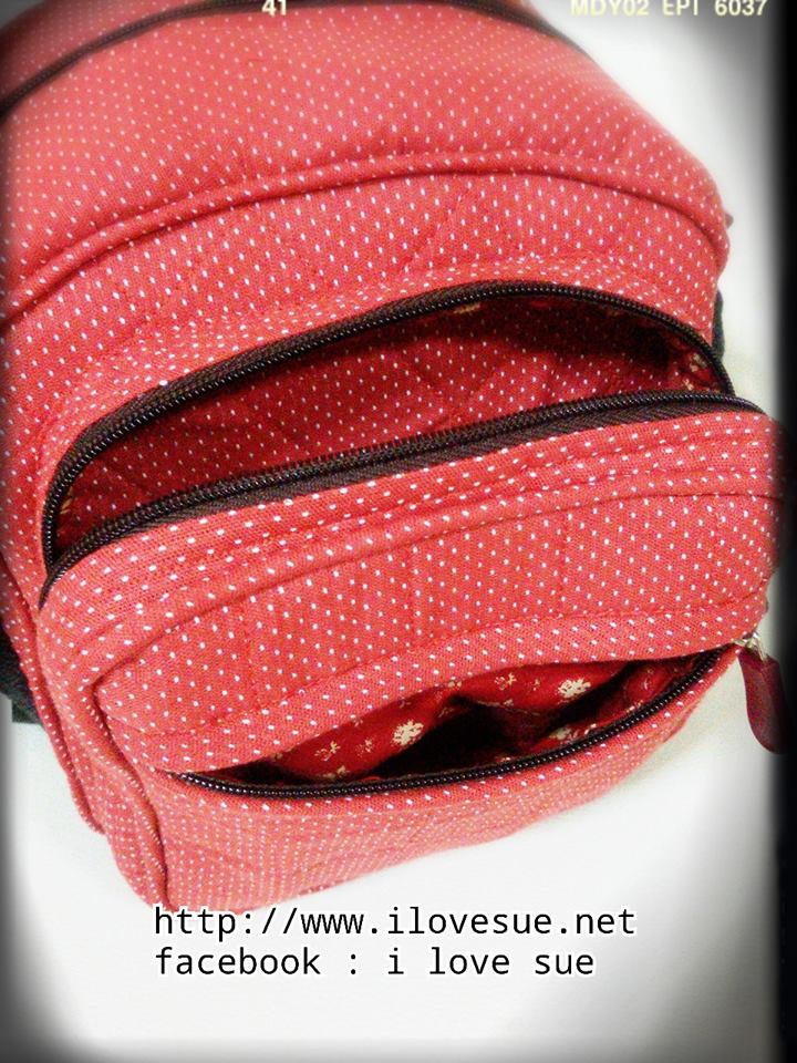 กระเป๋าเป้ Old School Backpack โทนแดง - สั่งทำค่ะ