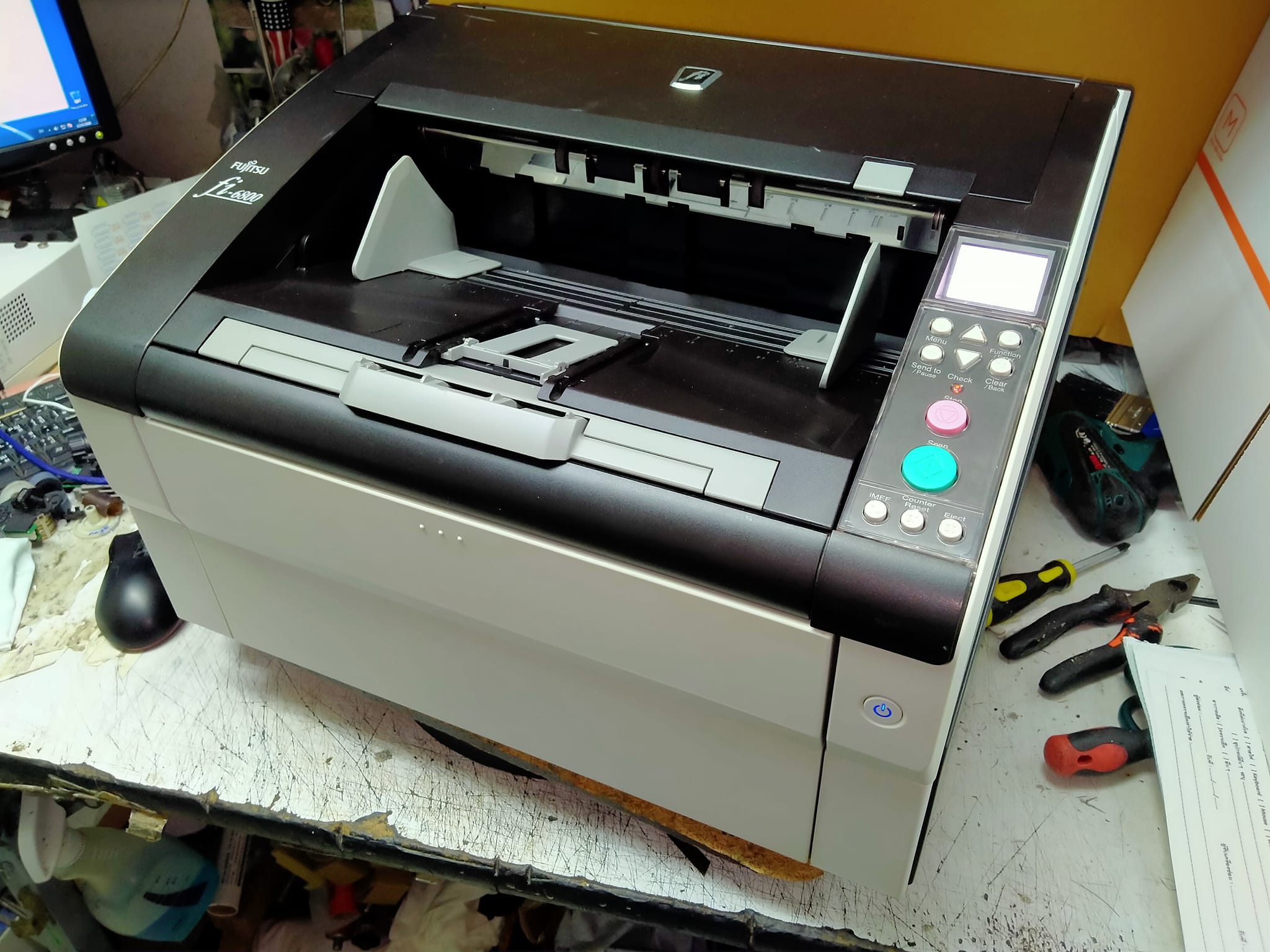 เครื่องสแกนเนอร์ไซส์ A3 Fujitsu FI-6800 มือสอง
