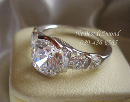 มมาอีกวงค่ะ สำหรับไซน์ใหญ่เกิน 1 กะรัต วงนี้ประมาณ 2 กะรัตกว่าๆค่ะ หรูหรามากค่ะ ชุปทองแท้ 24 K 5 ไมครอน รหัส BR912RD