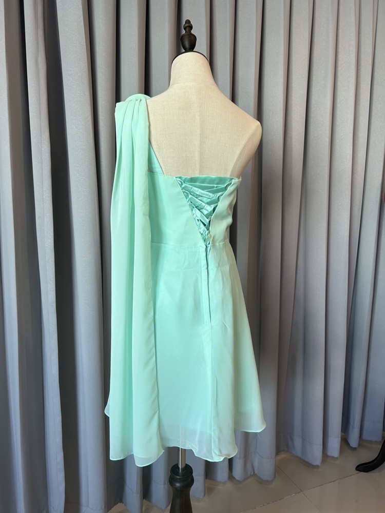 พร้อมส่ง ชุดราตรีสั้น ชุดเพื่อนเจ้าสาว สีเขียวอ่อน Green-001D