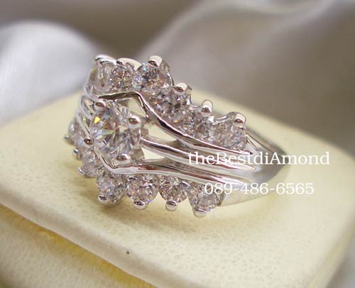 BR522RD+++แหวนปีกนก 2 แถวประกบ เพชรเม็ดกลม แบบเริ่ด ทันสมัย สวยสุดๆ เพชรเล่นไฟ ประกายแวววับ รับรองสวยเด่น ถูกใจ ใส่แล้วดูดีมีระดับมากๆๆ