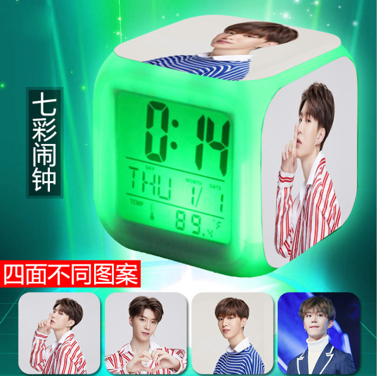 นาฬิกาปลุกลูกเต๋า Fan Cheng Cheng - Idol Producer