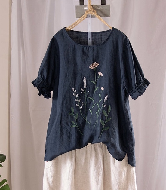 เสื้อผ้าลินินปักลาย