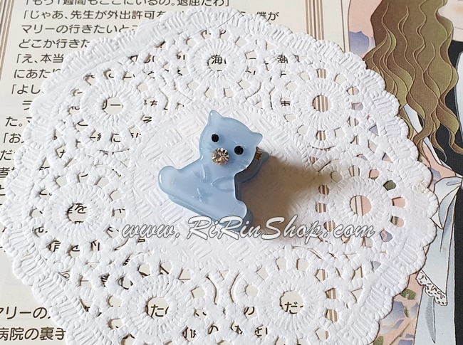 Aznavour ที่หนีบผมเซลลูโลสแมวน้อยแต่งคริสตัล Swarovski ( Sky blue )