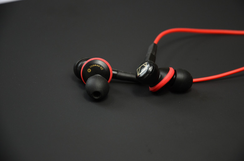 ขาย หูฟัง Knowledge Zenith DS