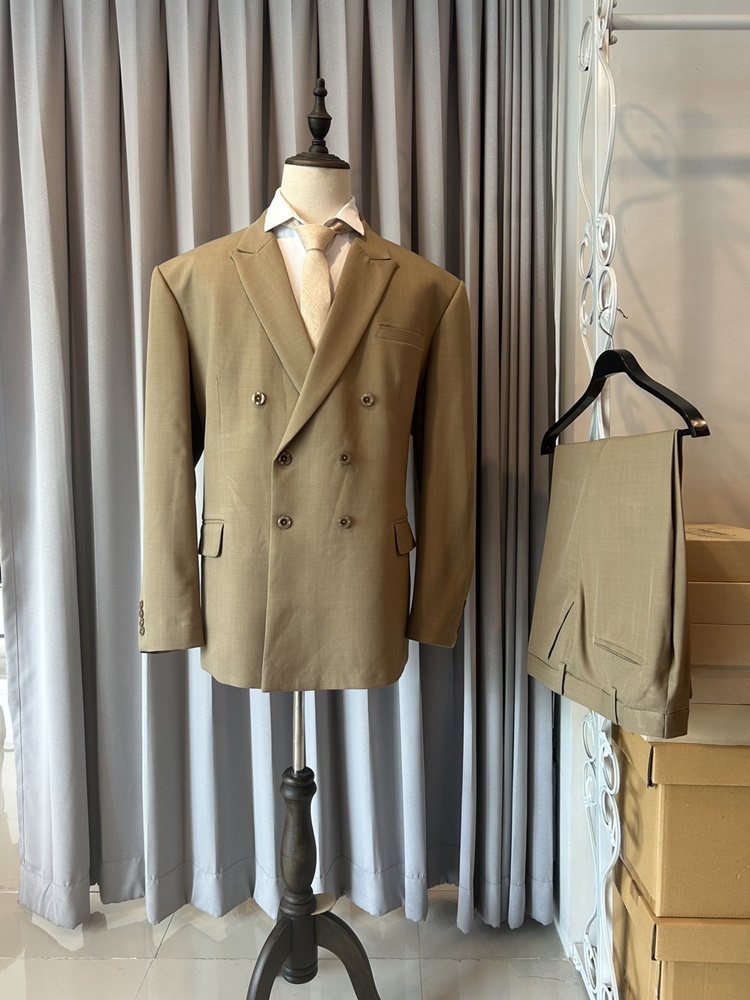 พร้อมเช่า ชุดสูทชาย สีน้ำตาล 4 กระดุม งานตัดสูทพลัสไซส์ (ไม่มีกั๊ก)