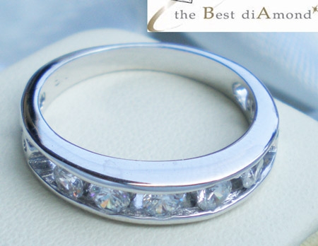 BR052RD+++แหวนแถวแบบหนีบ ฝังแบบห่างๆเล็กน้อย+++แบบเท่ห์ๆ สไตน์Modern จัดวางรูปแบบได้เฉี่ยว ทันสมัย ใส่แล้วสวยดีค่ะ ใส่ได้ทุกโอกาส ใส่ติดนิ้วได้สบาย