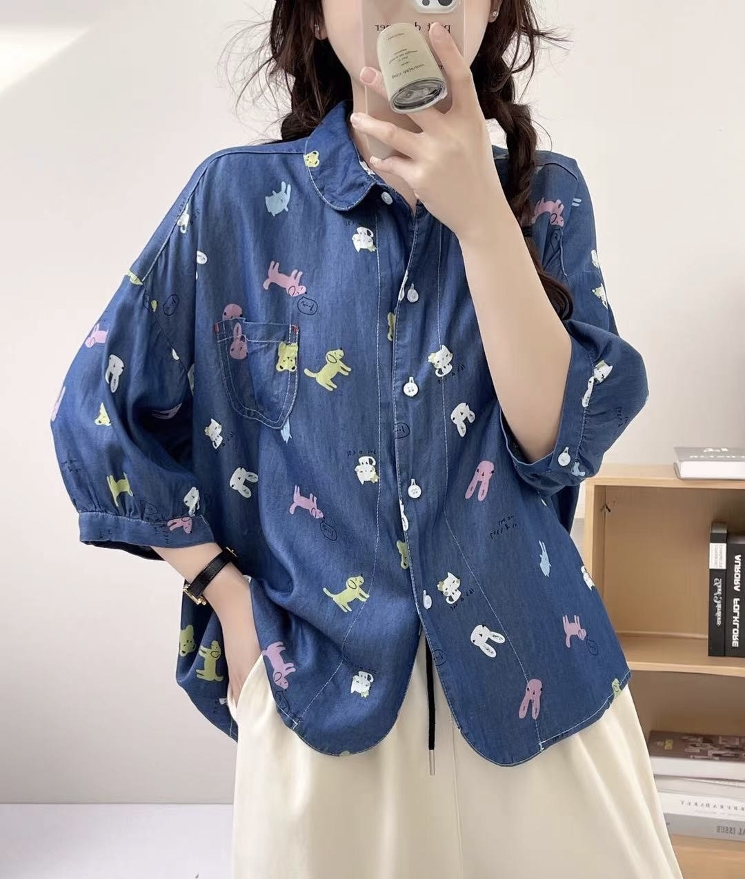 เสื้อยีนส์บางลายพิมพ์แต่งกระเป๋า