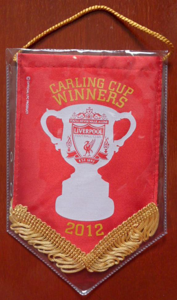 ธงติดกระจก ฟุตบอล สโมสรลิเวอร์พูล - แชมป์ คาร์ลิ่ง คัพ 2012 ใหม่ / LIVERPOOL Football Club Pennant - CARLING CUP WINNERS 2012 NEW