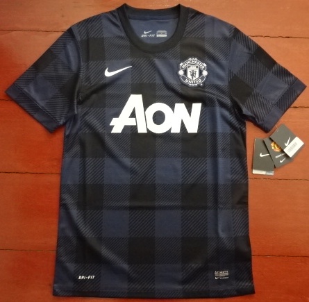 เสื้อฟุตบอล ทีมสโมสรแมนเชสเตอร์ ยูไนเต็ด ชุดเยือน 2013/14 ใหม่ S-Size / MANCHESTER UNITED Football Shirt Away Kit 2013/14 Jersey NEW S-Size