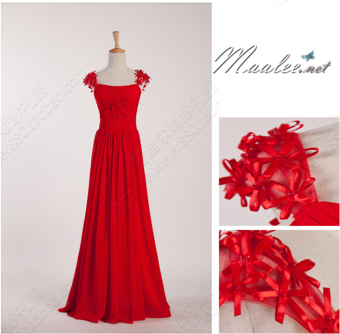 พร้อมเช่า ชุดราตรียาว สี แดง จับเดรปอกรูปหัวใจ ไหล่แต่งดอกไม้ 3 มิติสวยหวาน