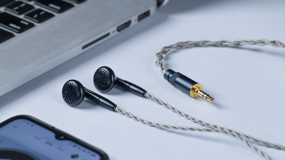 ขาย FiiO FF5 หูฟังเอียบัดไดรเวอร์ไดนามิก 14.2mmรุ่นใหม่ บอดี้อลูมิเนียม ถอดสายได้ ประกันศูนย์ไทย