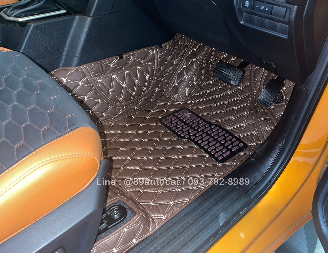 พรมรถยนต์ Mitsubishi triton 4 ประตู ปี 2025 ปูพรมVVIP สีกาแฟด้ายทอง เต็มคัน