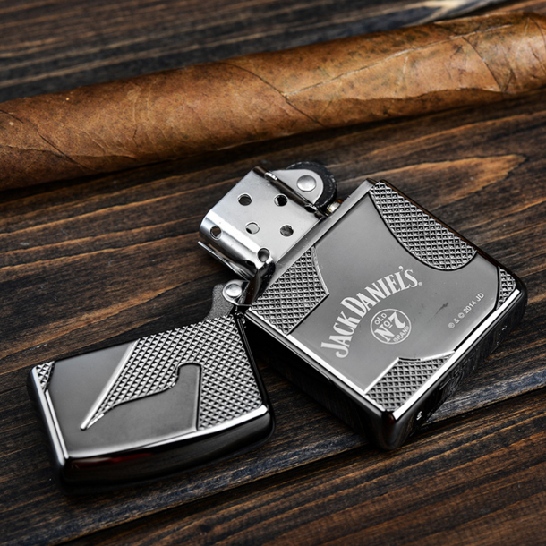 ไฟแช็ค Zippo แท้ 28817 "Jack Daniels,Armor, Deep Carved, Black Ice Finish" แท้นำเข้า 100%