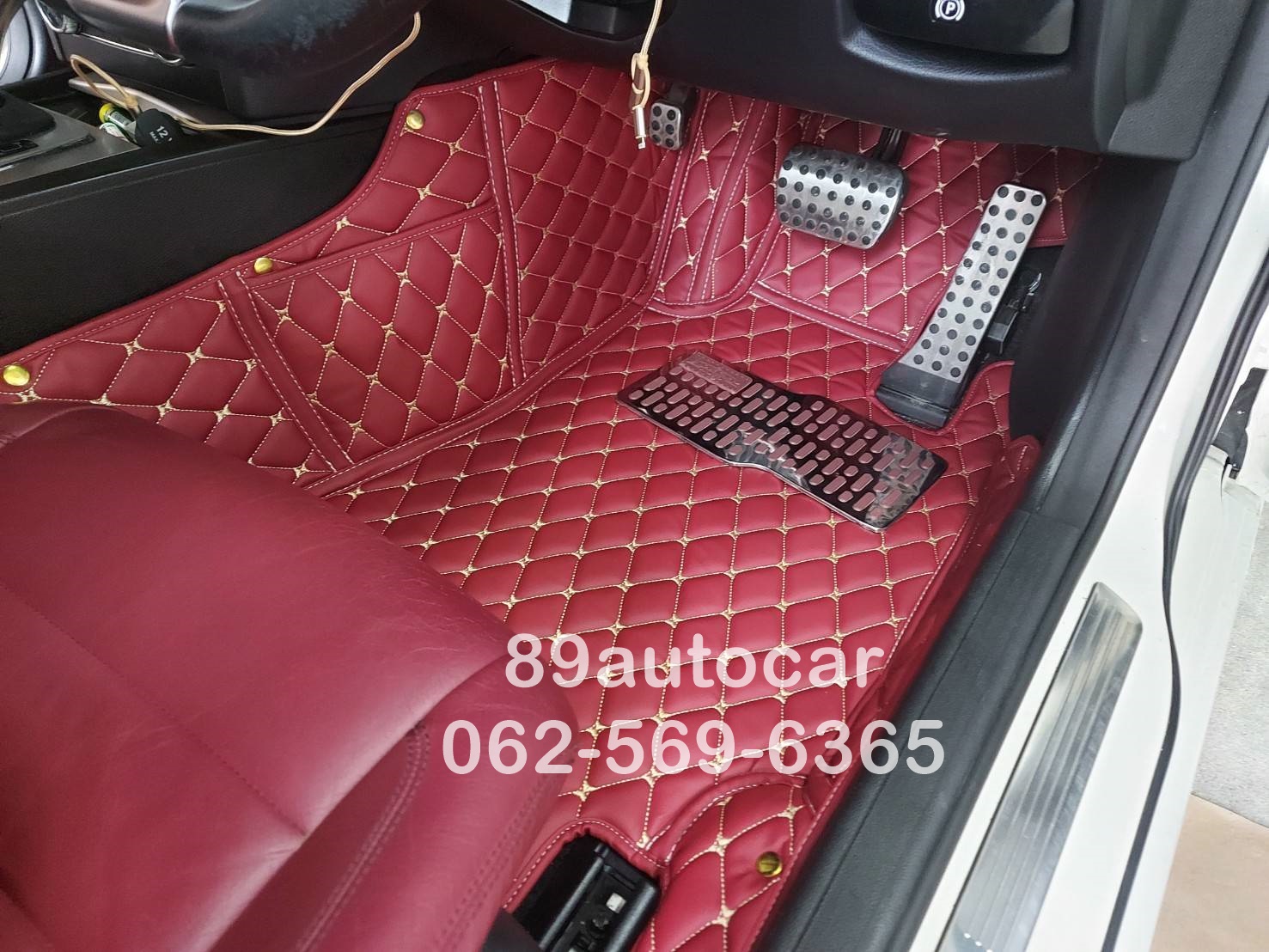 พรมรถยนต์ Benz C180 Coupe W204 ปูพรม6D สีแดงไวน์ + ท้าย เต็มคัน