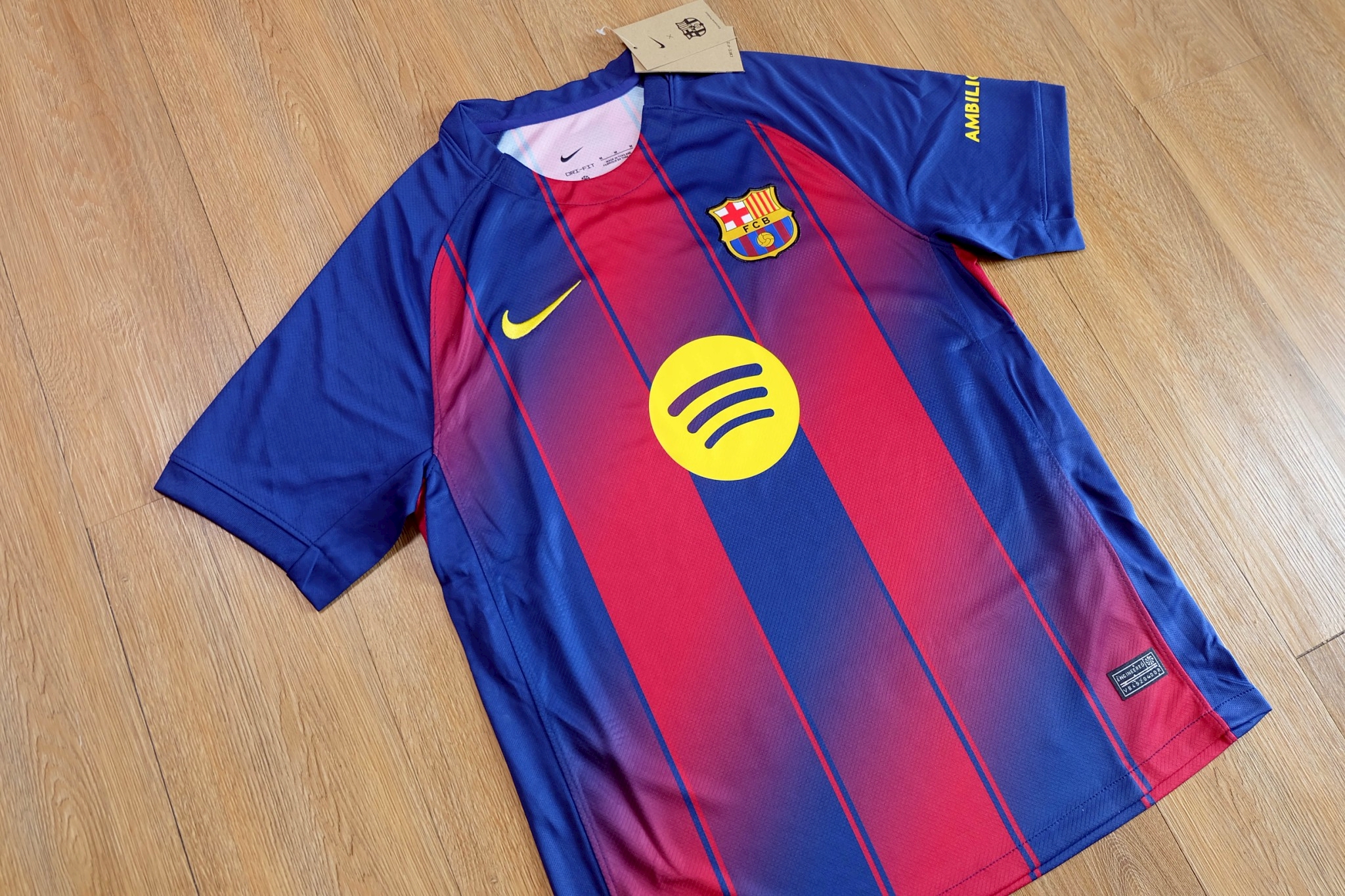 Barcelona 2025/26 Home 2025/26 Jersey เสื้อบาร์เซโลน่า เหย้า ฤดูกาลใหม่