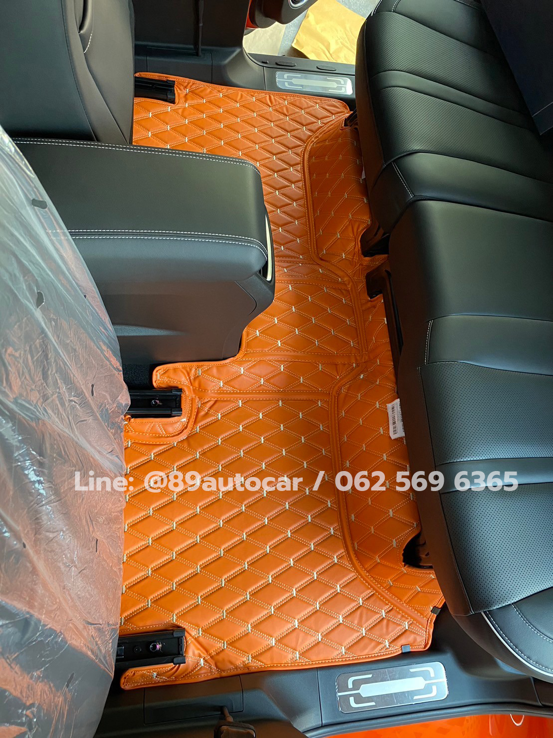 พรมปูพื้นรถยนต์ Tank300 ปูพรมVVIP สีส้มด้ายทอง เต็มคัน