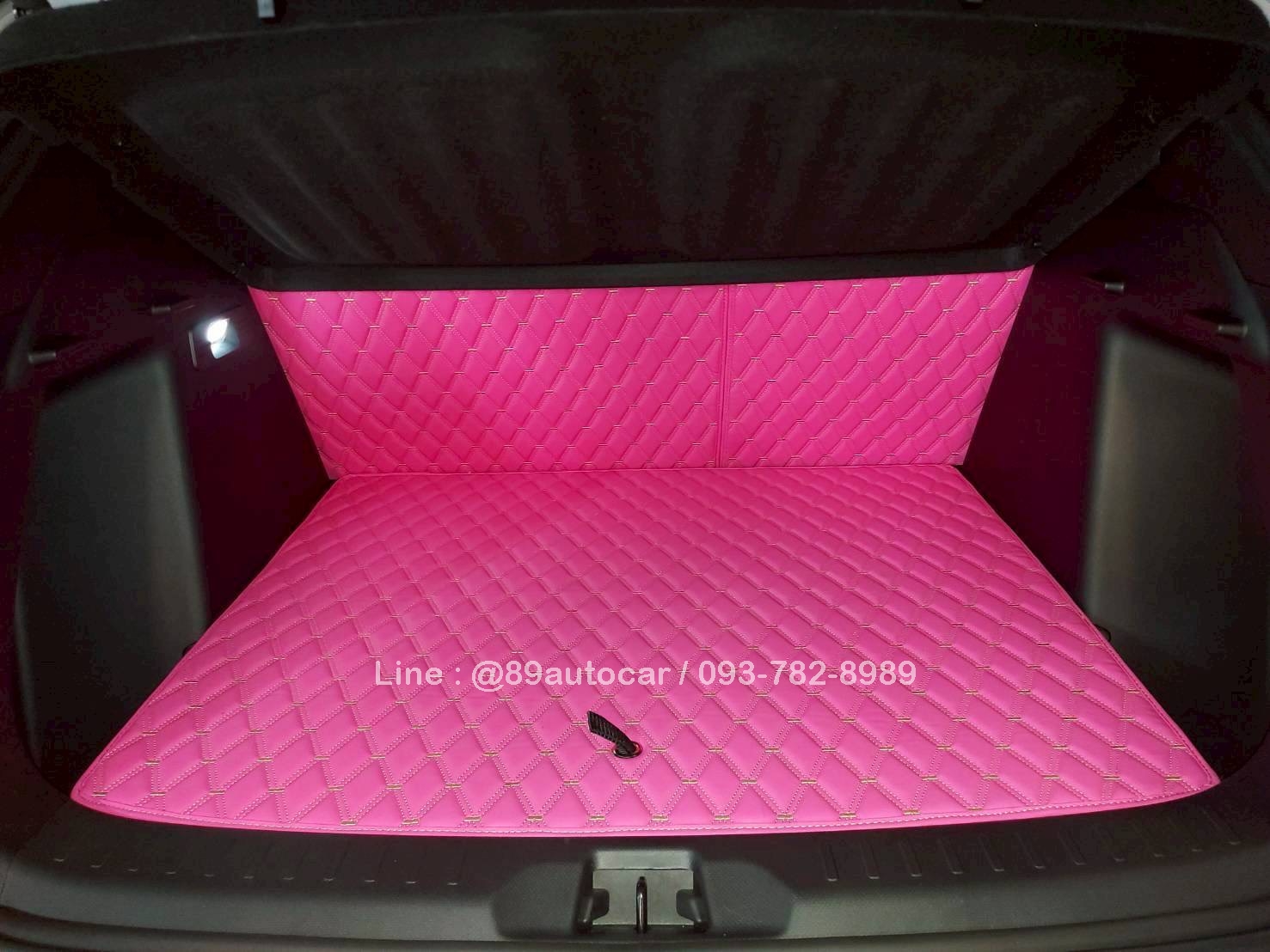 พรมปูพื้นรถยนต์ BYD Atto3 ปูพรมVVIP สีชมพูด้ายทอง เต็มคัน