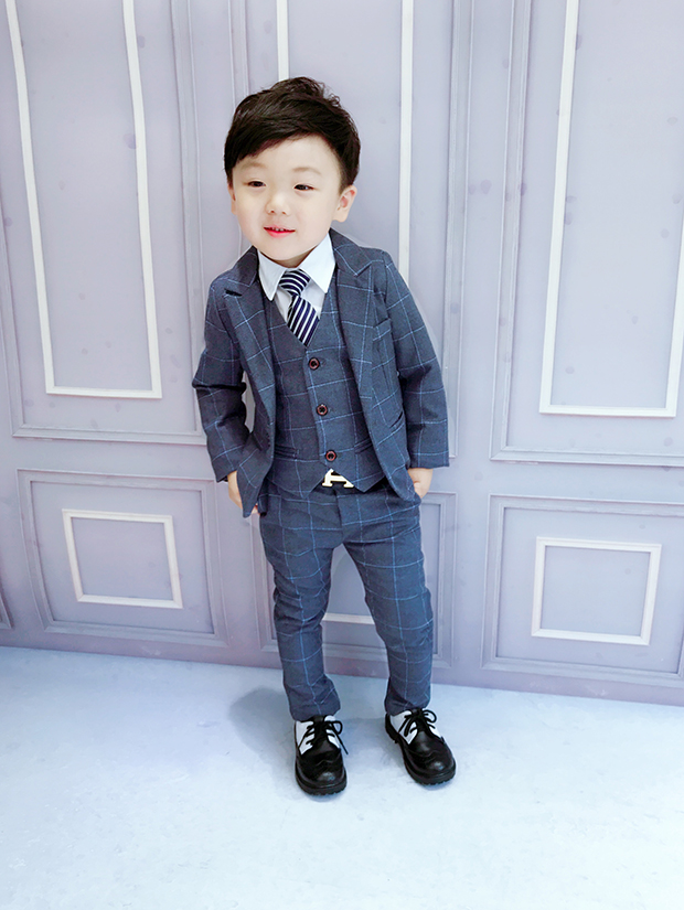 Pre-order ชุดสูทเด็กชาย สีเทาลายตาราง แบบเท่น่ารัก