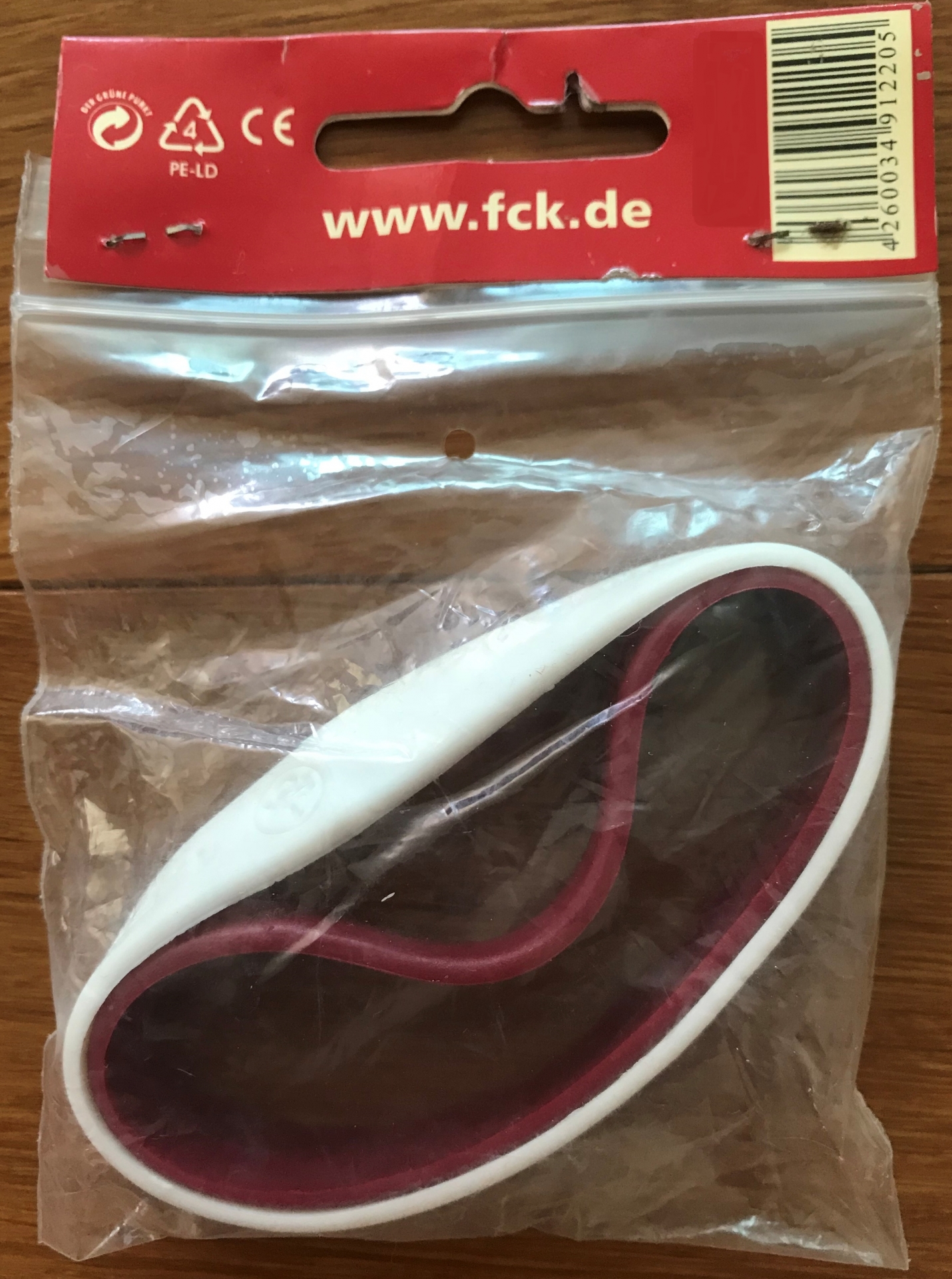 สายรัดข้อมือซิลิโคนฟุตบอล สโมสรไกเซอร์สเลาเทิร์น - 1.FC KAISERSLAUTERN ใหม่ / 1.FC KAISERSLAUTERN Football Club Silicone Wristband - 1.FC KAISERSLAUTERN NEW