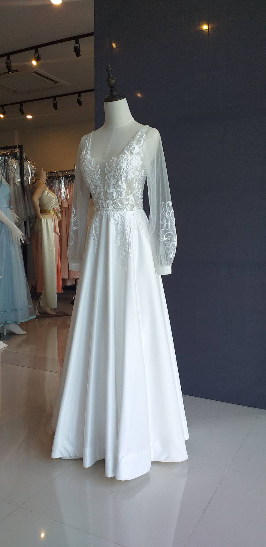 พร้อมเช่า ชุดแต่งงาน มินิมอล งานหมั้น แขนยาวแต่งลูกไม้