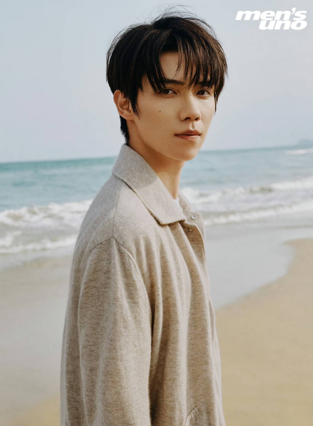 นิตยสาร Men's UNO หลัวอีโจว เดือน 8/2023 +โปสเตอร์พับ official