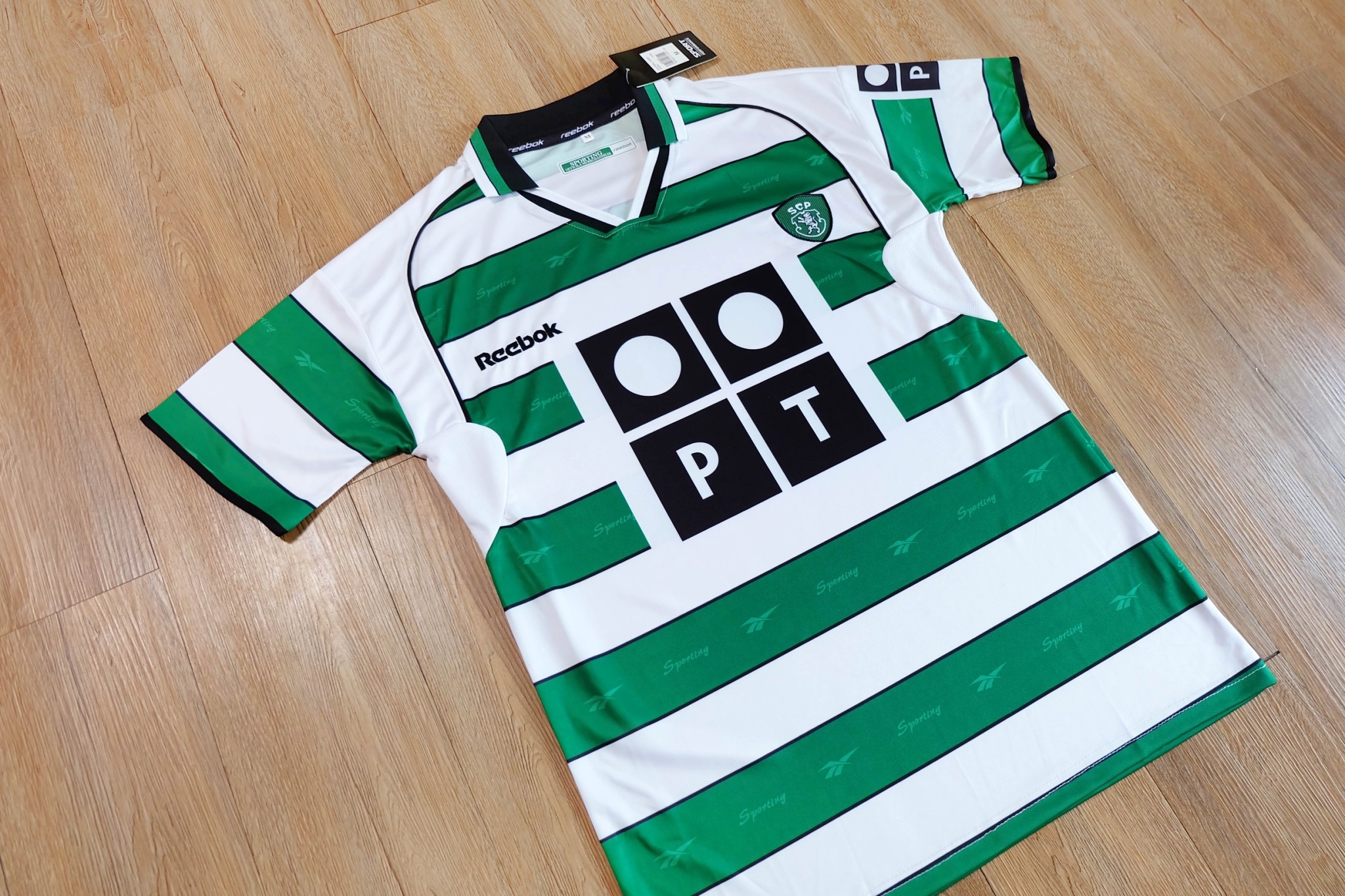 Sporting Lisbon 2000-01 Home Vintage Jersey เสื้อฟุตบอลสปอร์ติ้ง ลิสบอน ย้อนยุค