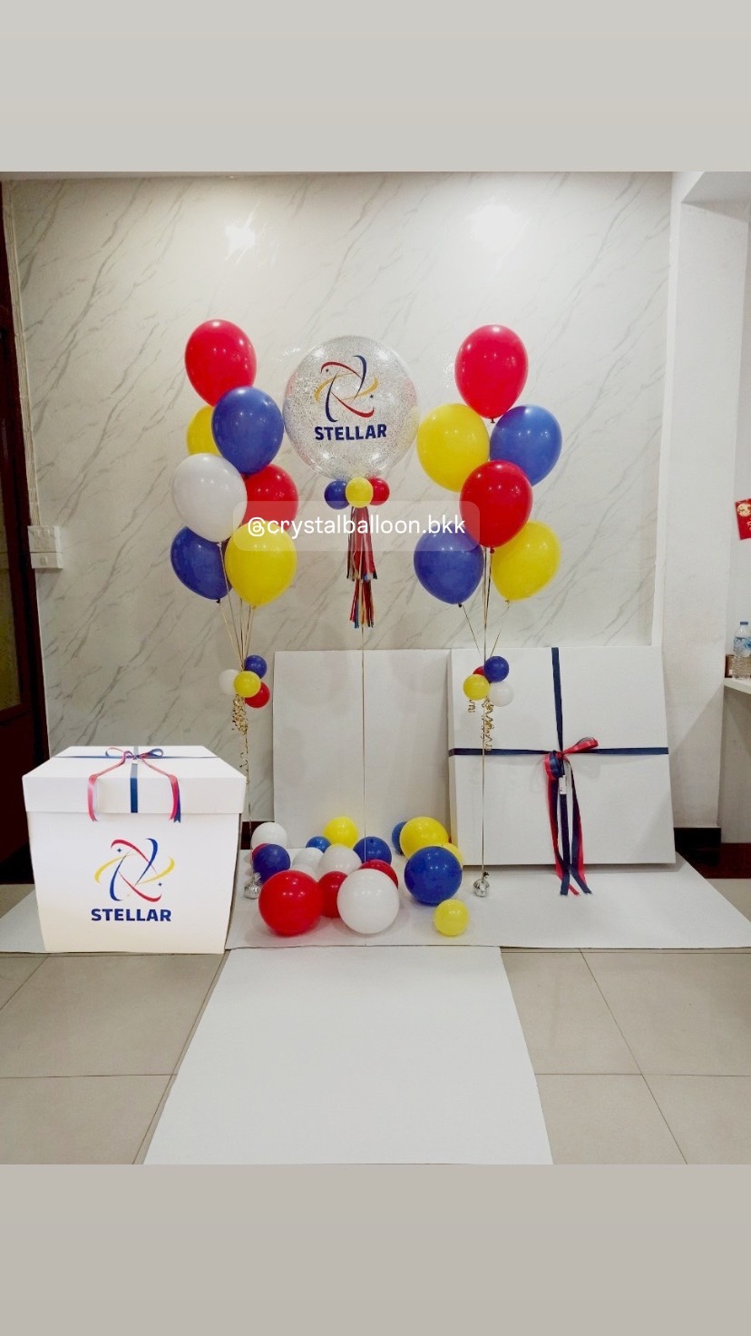 Jumbo Box 36" Surprise Box กล่องเซอร์ไพรส์ Bubble ขนาด 24"กลิตเตอร์สีเงิน ,ลูกโป่งช่อ 7 ลูก 2 ช่อ พร้อมตกแต่ง สามารถใส่รูปได้ 4 ใบ สามารถเปลี่ยนสีลูกโป่ง/เปลี่ยนข้อความได้