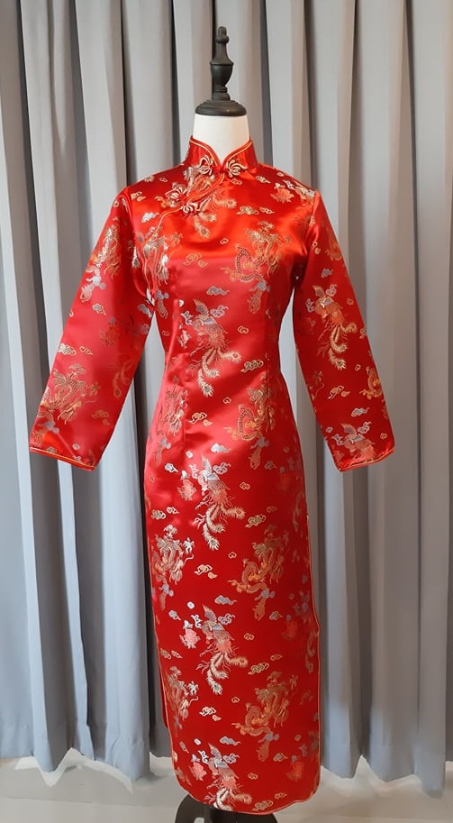 Preorder กี่เพ้า ผ้าไหมจีน สีแดง แขนยาว ลายมังกร ตัดเย็บอย่างดี