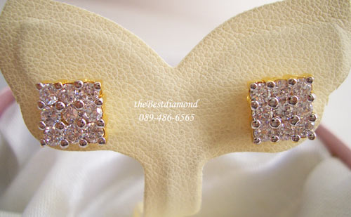 BE307+++ต่างหูเพชร กรอบสี่เหลี่ยมเพชร 9 เม็ด+++รูปแบบเก๋มากๆๆ ใส่ได้ทั้งสี่เหลี่ยมจตุรัสแบบ ตรงๆ หรือ เฉียงก็สวยจ้า เพชรวิ๊งๆๆเลยค่ะ ใส่ติดหู ดูไฮโซ