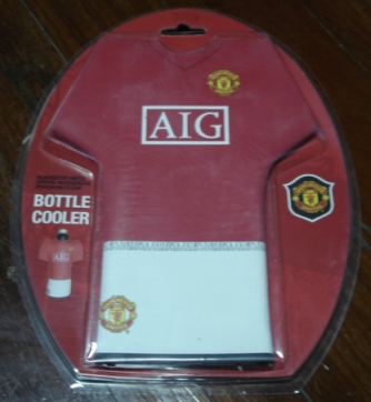 ปลอกครอบขวดเก็บความเย็น ฟุตบอล สโมสรแมนเชสเตอร์ ยูไนเต็ด - HOME KIT 2007/09 ใหม่ / MANCHESTER UNITED Football Club Bottle Cooler - HOME KIT 2007/09 NEW