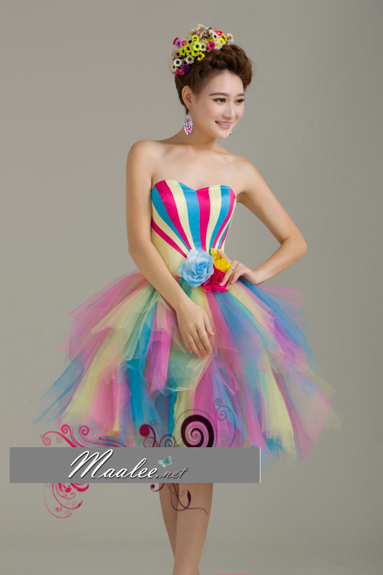 พร้อมเช่า ชุดแฟนซี เกาะอก ชุดราตรีสั้น สายรุ้ง Rainbow น่ารักมากมาย กระโปรงสีสวย