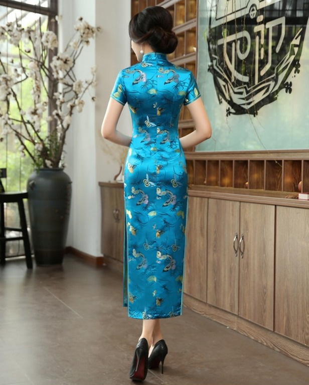 Pre-order กี่เพ้า สีฟ้า ลายผีเสื้อ ผ้าไหมจีน กุ๊นขอบ ตัดเย็บอย่างดี