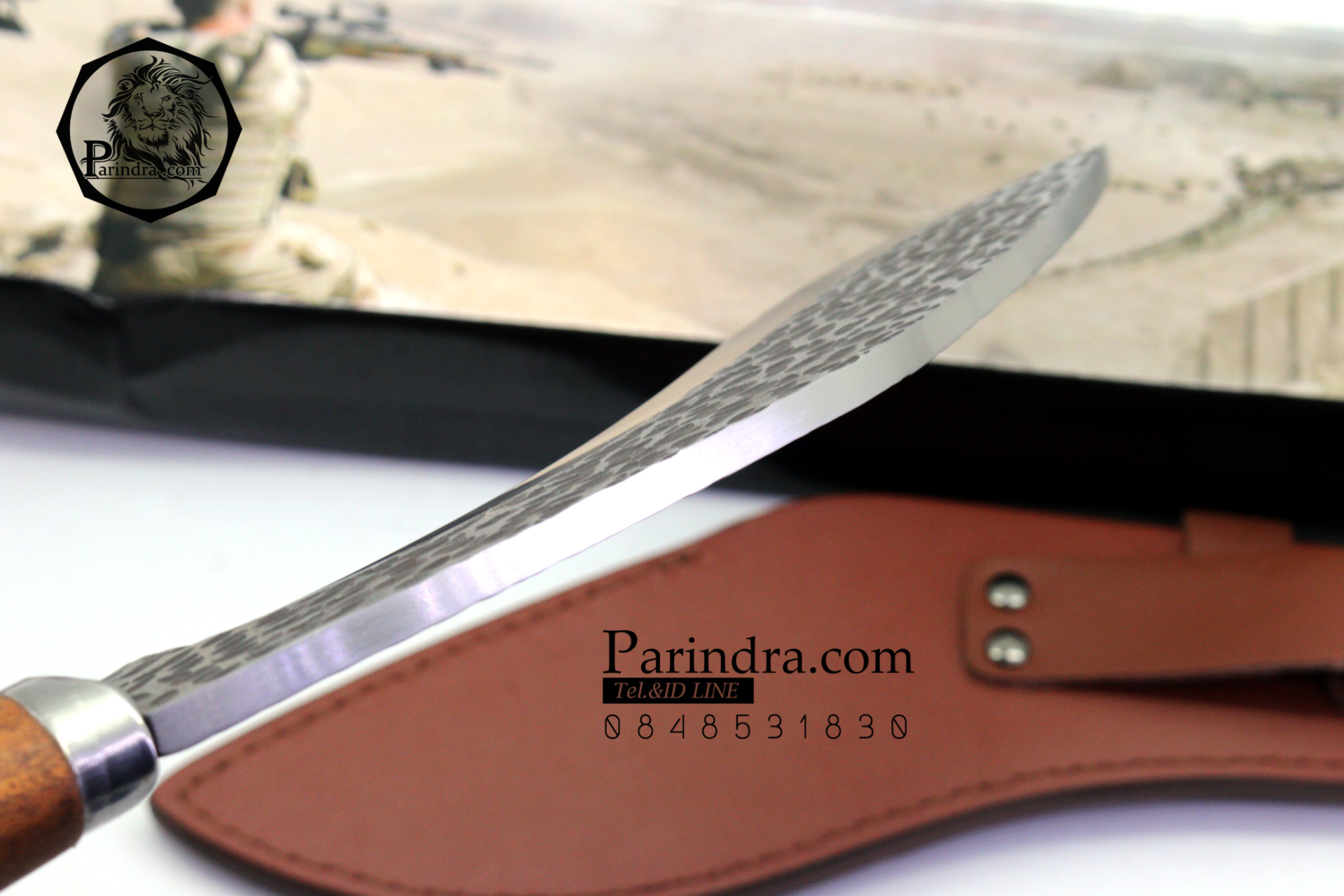 มีดใบตาย มีดเดินป่าทรงกรูข่าลายค้อนตี Kukri ขนาด 14 นิ้ว ด้ามไม้พร้อมปลอกซองหนัง