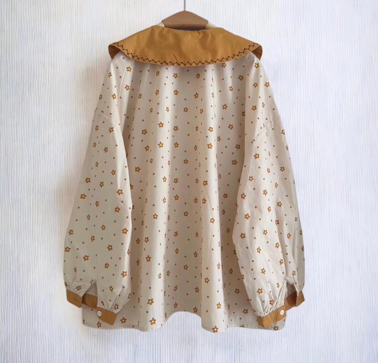 เสื้อคอบัวผ้าฝ้ายลายจุด~ดอกไม้
