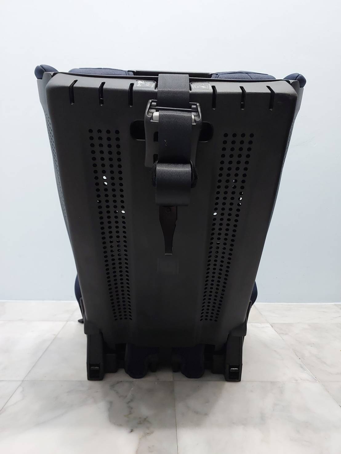 Ailebebe Papatto ติดตั้งด้วยระบบ Isofix สีน้ำเงิน